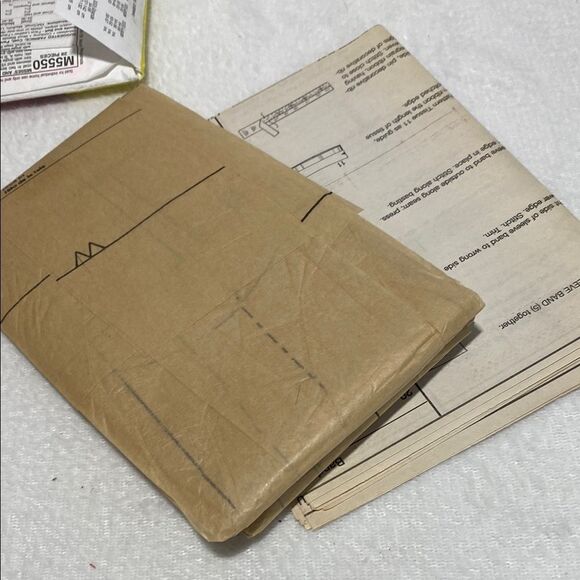 McCall’s M5550 Adult Santa Costume Christmas Sewing Pattern Mrs. Claus - Picture 5 of 6